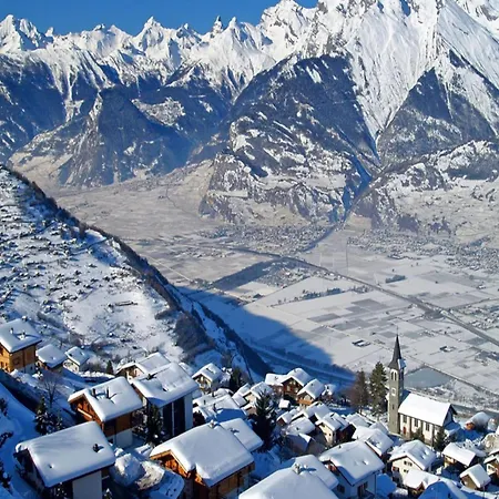 아파트 With Front Balcony 베이소나츠