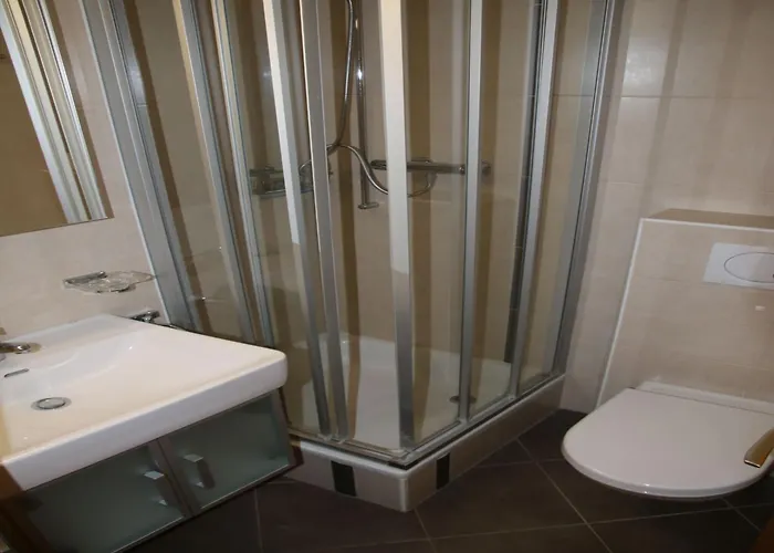 Lejlighed With Front Balcony *